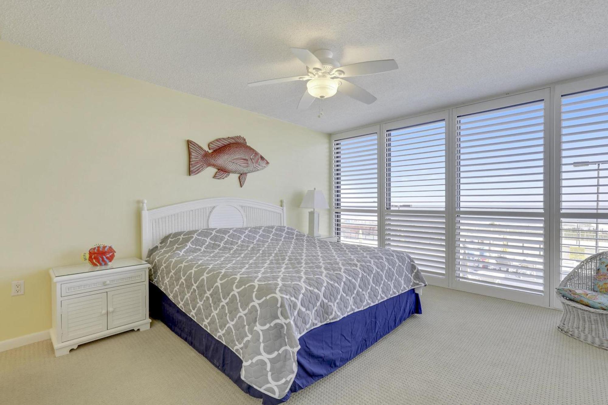 Golden Sands Ocean City Room photo