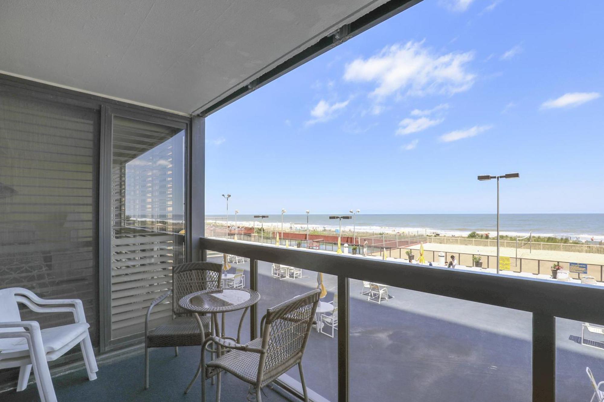 Golden Sands Ocean City Room photo