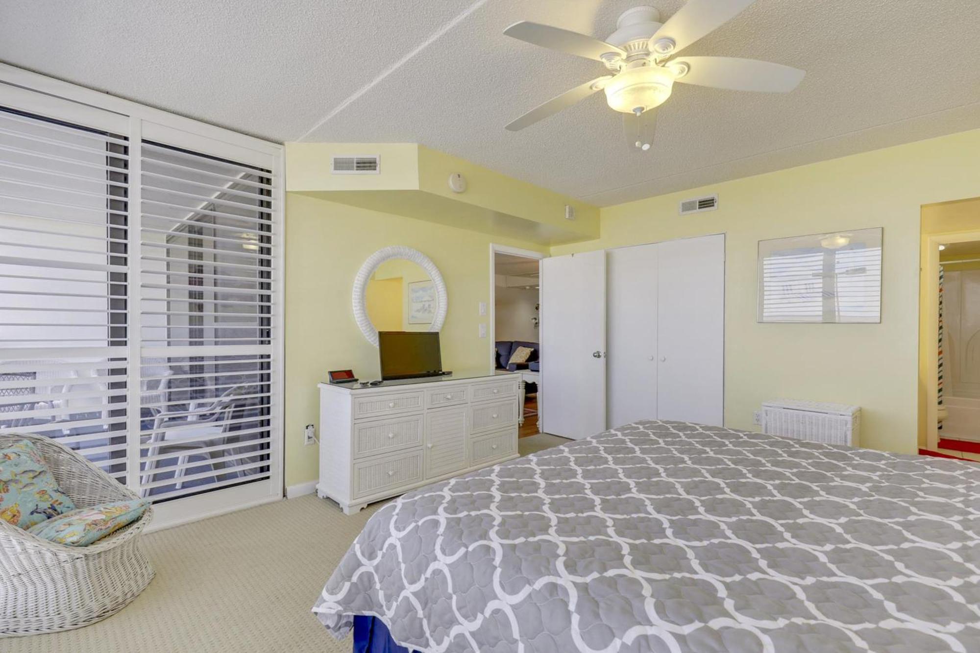 Golden Sands Ocean City Room photo