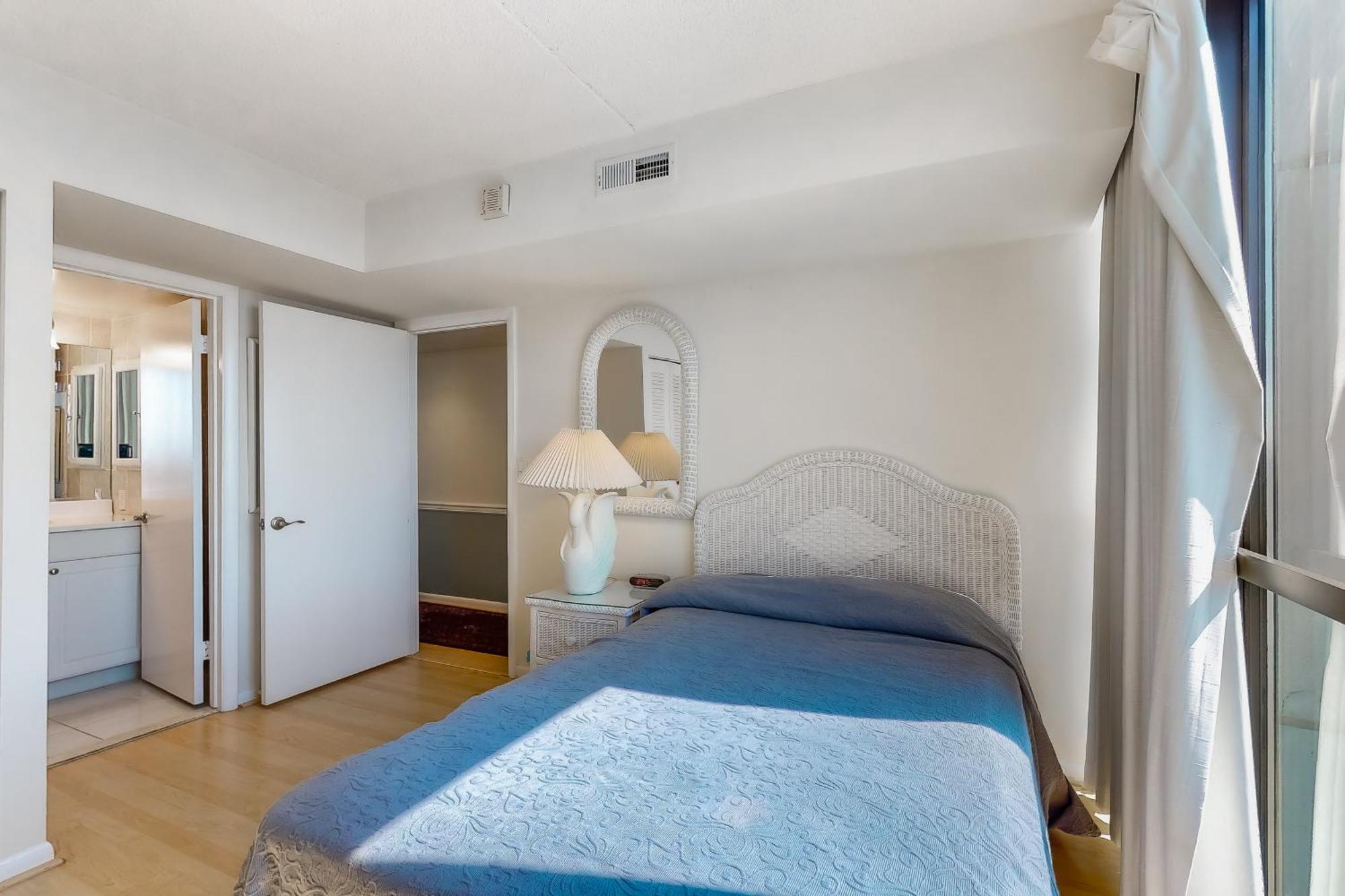 Golden Sands Ocean City Room photo