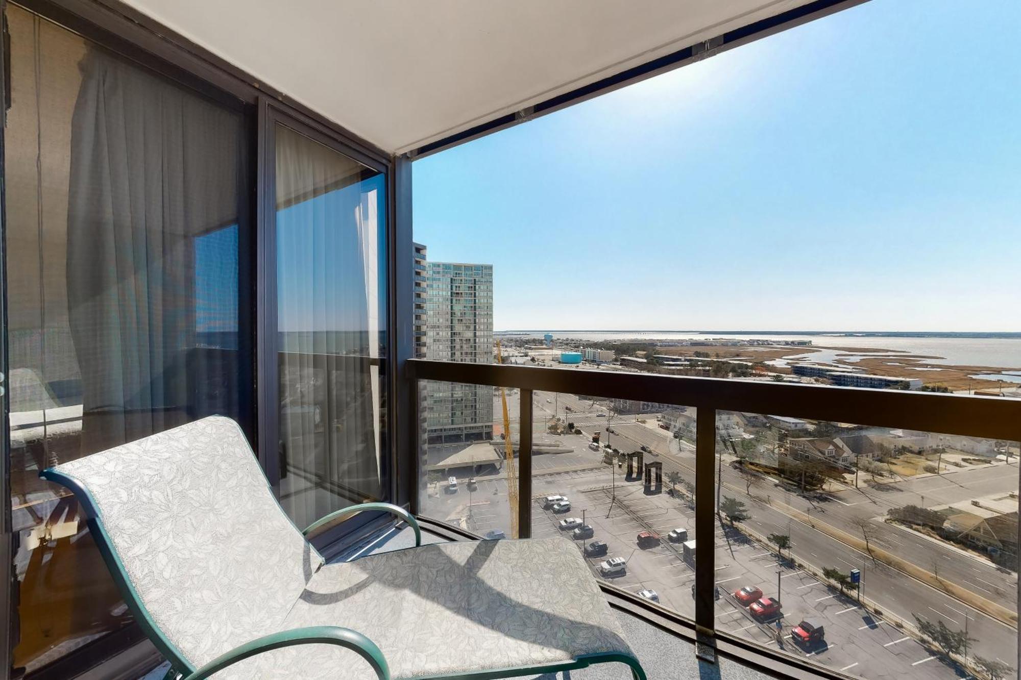 Golden Sands Ocean City Room photo